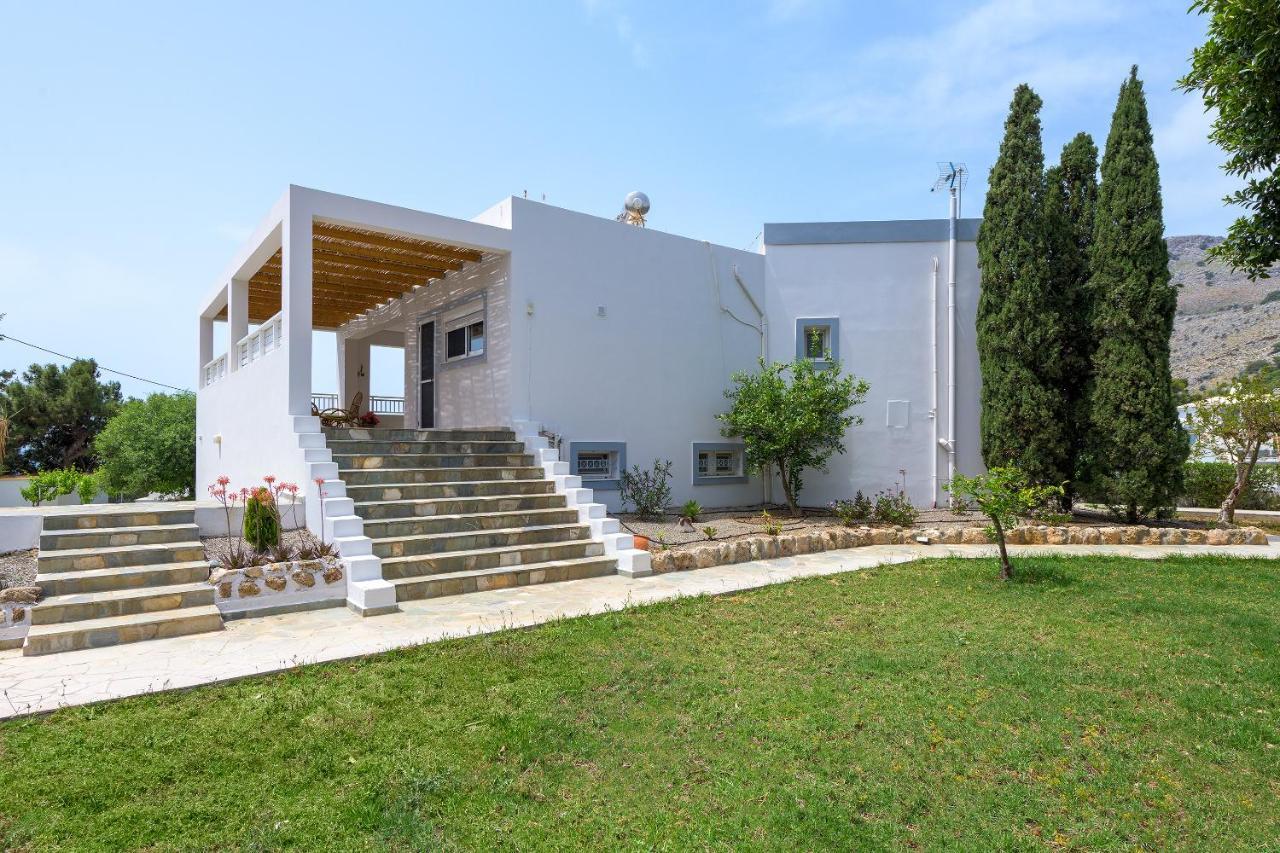 Villa Evelyn Pefki  ภายนอก รูปภาพ